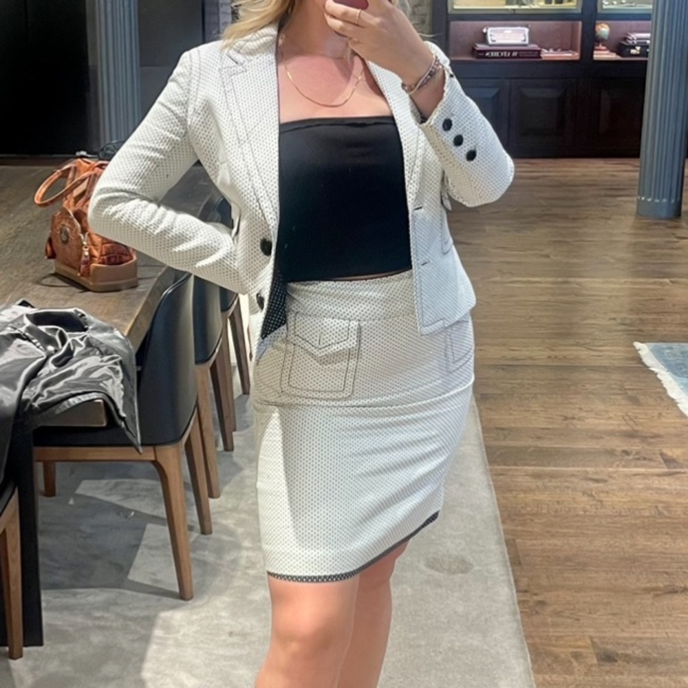 Tuleh Black and White Textured Skirt Set